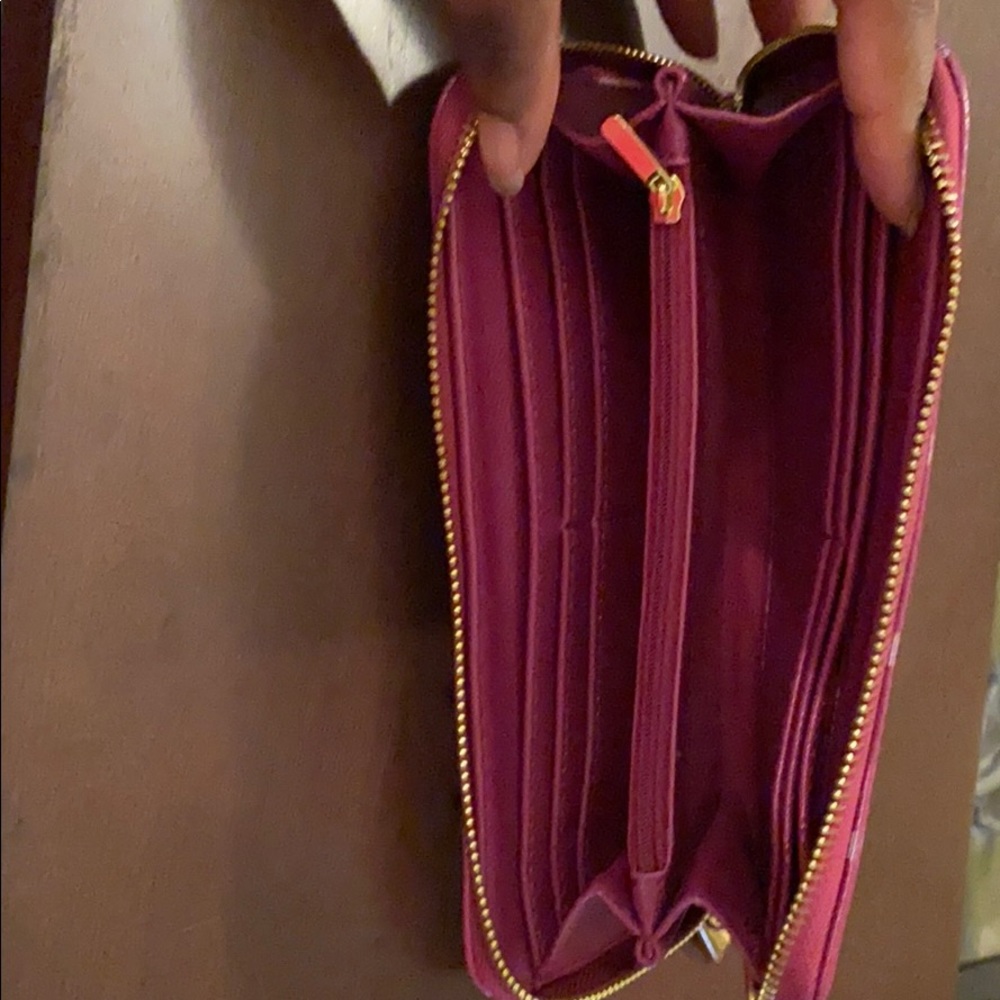 Beautiful Wallet! - Picture 2 of 2
